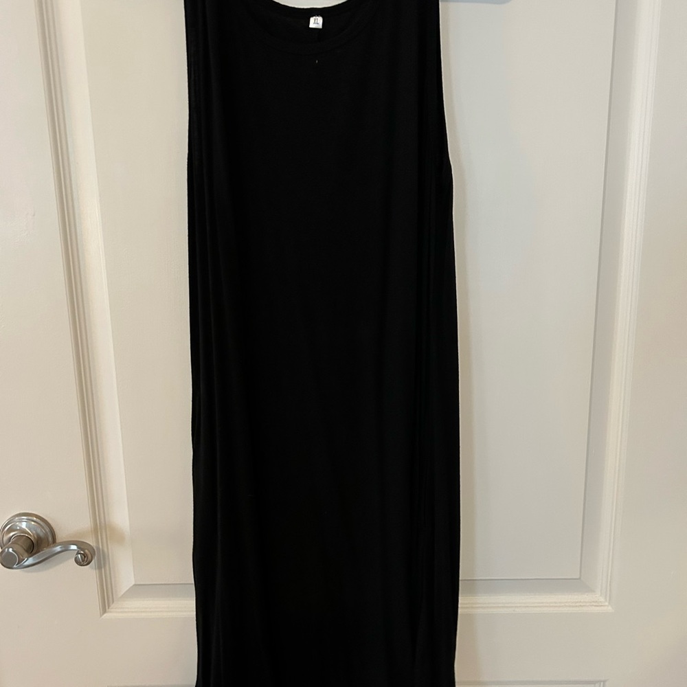 Black Sleeveless Dress